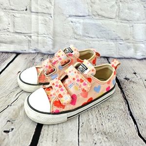 Converse chuck Taylor All Star pink with hearts size 8 toddler Girl